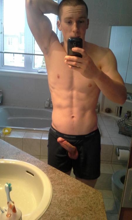 ...AND YET ANOTHER UNNECESSARY GAY NUDITY BLOG