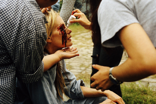 bohemea:  Uma Thurman, Quentin Tarantino & Daryl Hannah on the set of Kill Bill, vol. 2