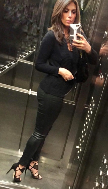 bestcelebritylegs:Nicole Petallides of Fox Business in curve hugging leather pants and sexy strappy 