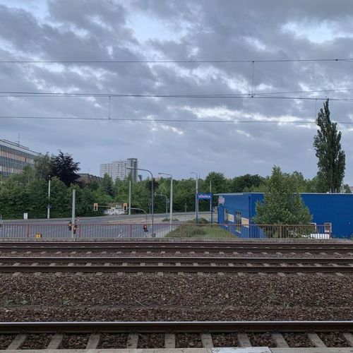 Guten Morgen auf zur letzten Frühschicht für die Woche  (hier: S-Bahn Dresden-Dobritz)www.in