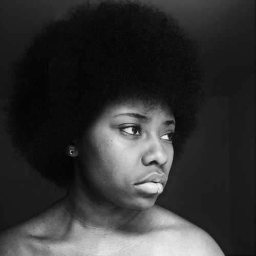 naturalhaireverything:  theevixster.tumblr.com  Black beauty