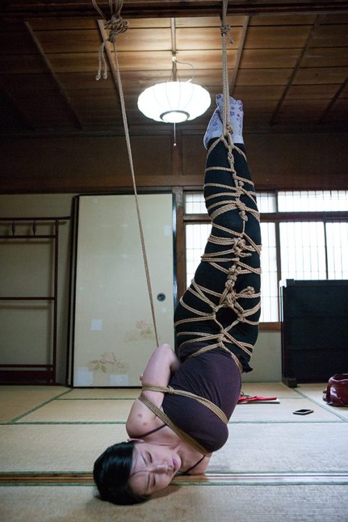 kinbakunokaiji:  My private Kinbaku lesson with Akira Naka October 11 · · Taken at スタジオ六本木倶楽部 Photos by Erisa Sato 