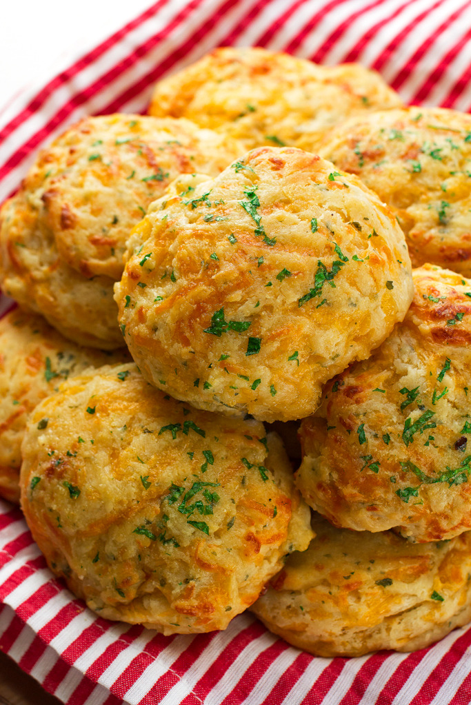 do-not-touch-my-food:  Buttermilk Cheddar Biscuits