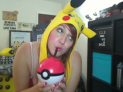 killerkurves:  kayleepond:  Gotta have all of my Pokéjuice. <3  