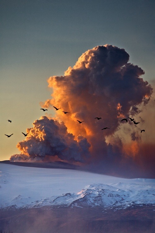 magicalnaturetour:  Source ~ This photo is by Snorri Gunnarsson.  This is a Volcano