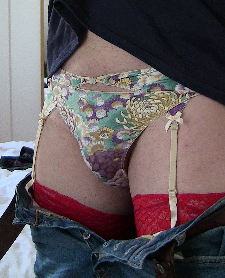 Nothing like lingerie under your jeans&hellip;.