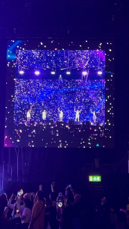 I Saw My Wives Irl Last Night At Their First Ever London Concert And I Couldnt Be Happier