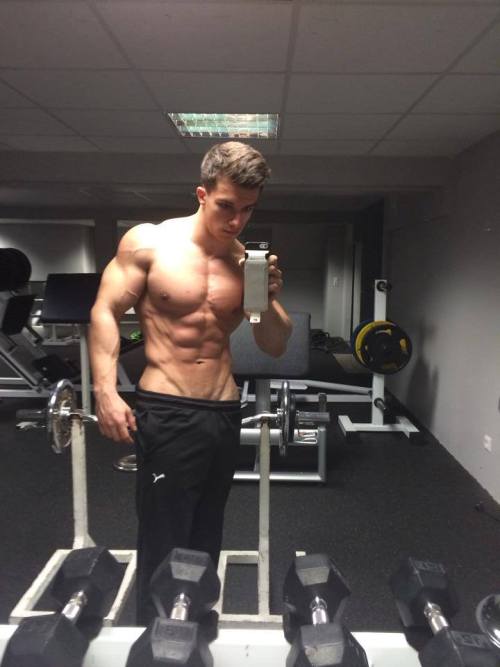 jezebelsboys:  💕JEZEBEL SPECIAL EDITION💕*YOU SAW IT HERE FIRST*Hot fitness model from Germany gets exposed. The last picture on this post is how he looked when the video was shot at the time –(might have to remove this soon)Watch the video here. 