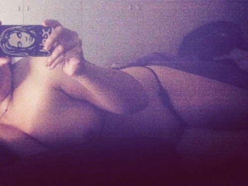 pornokippie: #asian #selfie #asiatique #hot #touristfuck #azn #blowjob Iris Chen