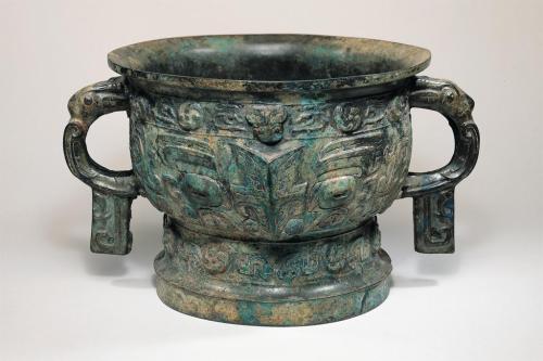 fuckyeahasianarthistory: The Shang Dynasty saw the rise of a number of styles and motifs. Vessels ha