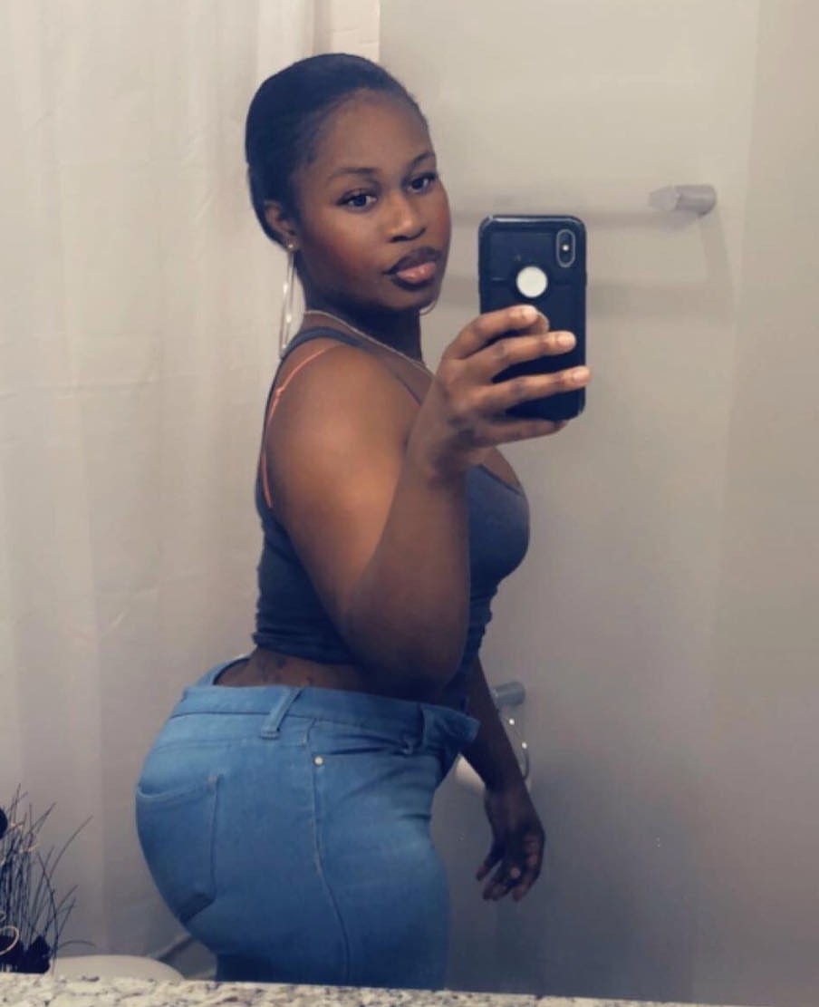 kingjazziedad:  DeliciouslySexy. CurvyLicious. BootiDelicious..Ms dB_Curves. BigSoftBooty