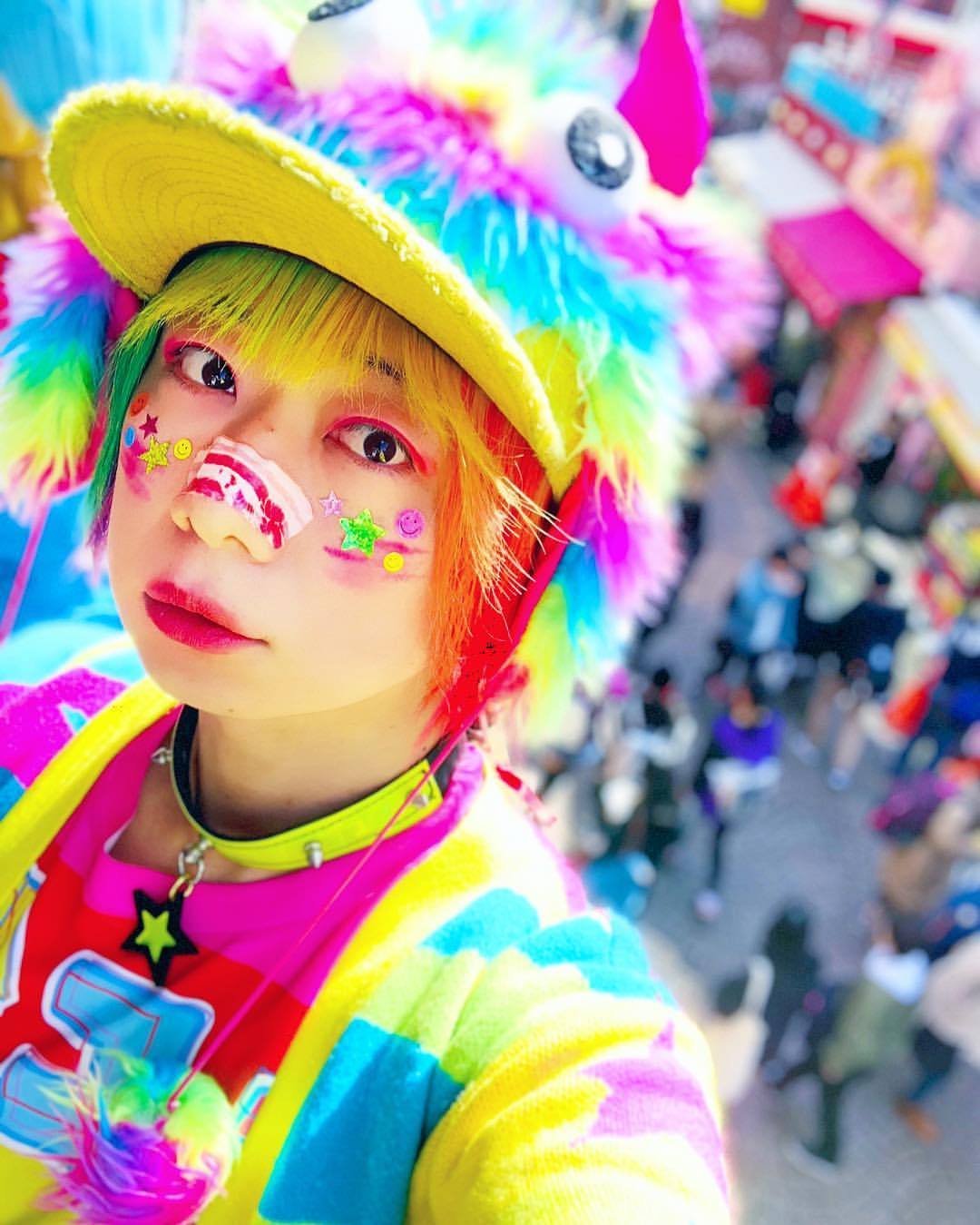 It’s been a long time! 🤣
💖💜💙💚💛🧡❤️🧡💛💚💙💜💖
#harajuku #harajukuboy #harajukufashion #harajukukei #harajukustyle #jfashion #japanesefashion #kawaii #kawaiiboy #kawaiistyle #decora #decoraboy #decorafashion #decorakei #decorarainbow #decorastyle...