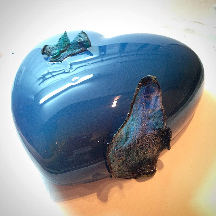 taktophoto:  Mirror Marble Cakes By Russian Confectioner Are Just Too Perfect 
