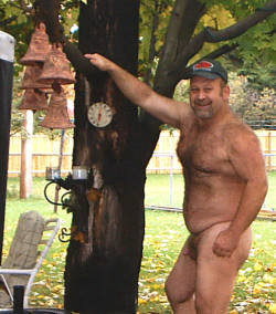 stocky-men-guys:  jucaros:  http://jucaros.tumblr.com/