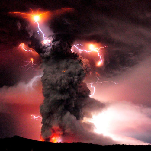 Volcanoes:1-Puyehue in Santiago, Chile2-Mount Shinmoedake in Japan3-Eyjafjallajokull in Iceland4-Eyj