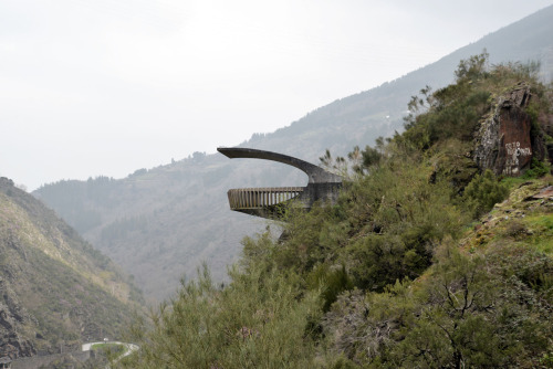 archatlas:  Saltos del Navía Carlos Copertone [via]
