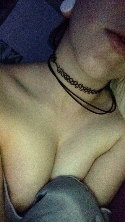 hoe-sanctuary:Lonely nights , I need some company x