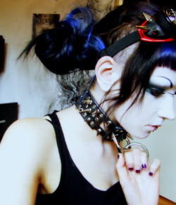 hannah-willson-blog:  My New Choker Arrived!!! :DDD Ekkk! Choker made by Rotten Hide