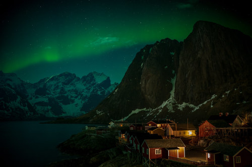 Night Life in Lofoten by sanshiro.kubota - @ Hamnøy (Lofoten Islands, Norway) - Leica M11 - Apo-Summ