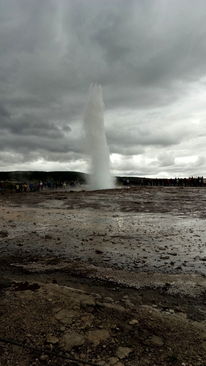 bravinto: geyser eruption, 4 seconds total Strokkur, Iceland