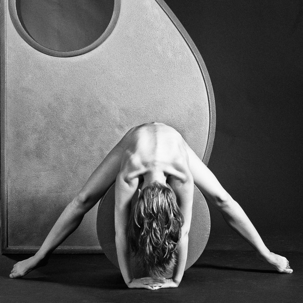 gnubeauty:  billymonday:  Baby Got Back (2010)  Not yoga but nice 