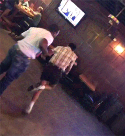lebritanyarmor:  beyonslayed:DYLAN ROOF DYIN   tiny.