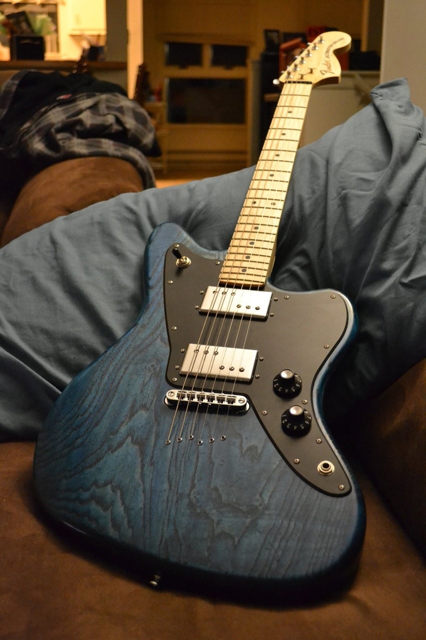 gearandstuff:  My buddy Eli just finished building the SICKEST Warmoth Jazzmaster