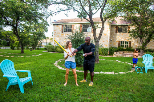 Heisman trophy winner and family man Ricky Williams goes back to The University of Texas at Austin t