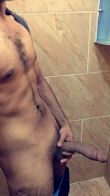 roaminfan-two:Extra big Arab cock !!! Yuummm !!!