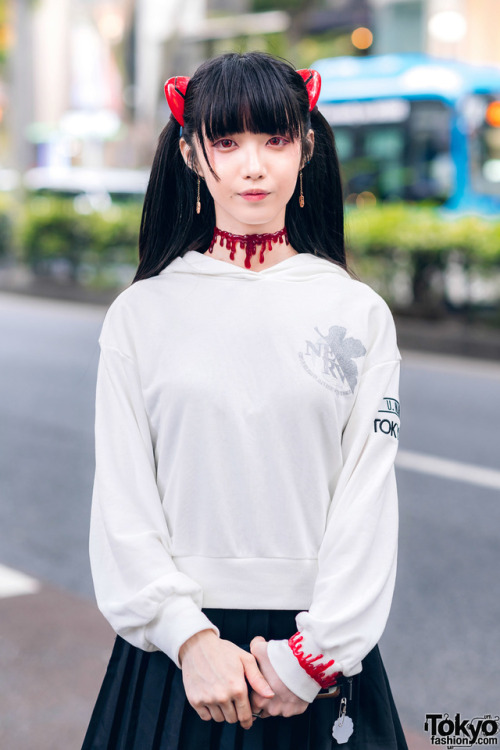 tokyo-fashion - 19-year-old Japanese shop staffer Sio on the...