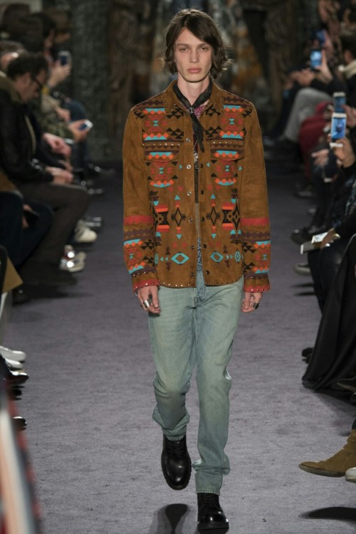 2016 #valentino #culturalappropriation #native @ndncoco