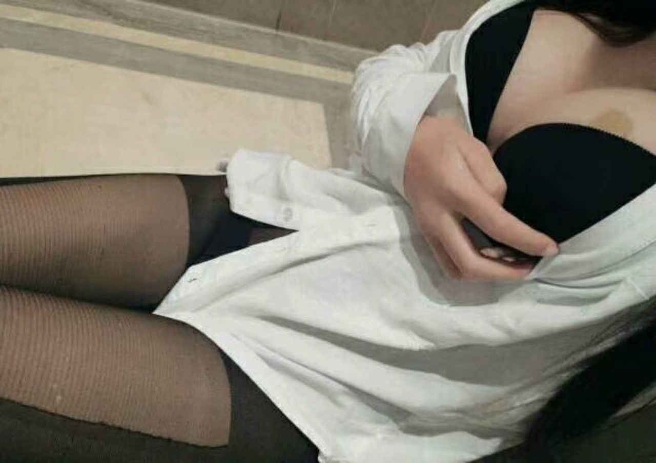huagege55:微信：17080436835  想付费看私密大尺度自拍视频的小哥哥加我！只有私密自拍，不要乱加。非诚勿扰，谢谢！