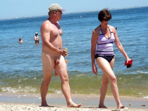 hotdadsbigcocks:  hugebeartx:  You don’t have to but I damn sure am.  Married Daddy, having his moment, feeling his oats.