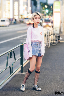 Tokyo-Fashion:  Japanese Hair Stylist Miki On The Street In Harajuku Wearing A Biddie