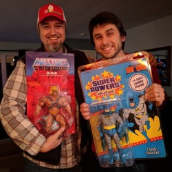 Look at these 2 kids. I was happy to give my good friend Jay a 12 inch version of the action figure he loved as a child and little did I know he had the same plan for me!! Haha. Merry Christmas 80’s style!! Look at that He-man!
#christmas #motu...