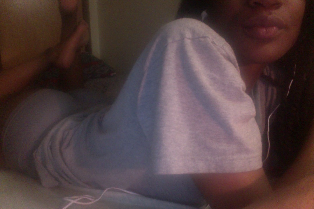 lostqueenlostqueen:  Showered. Lotioned up. Had 3 classes today. Just trying to relax