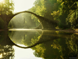 porcvpine:  Hobbit's Bridge by: (Kilian Schonberger) 