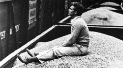 jamesdeaner:  James Dean takes a break from