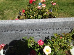 sixpenceee:  swanproblems:  Unnerving gravestone