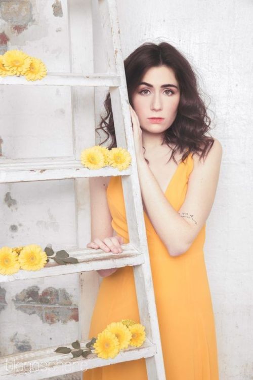 Cute girl of the day is Dodie Clark!