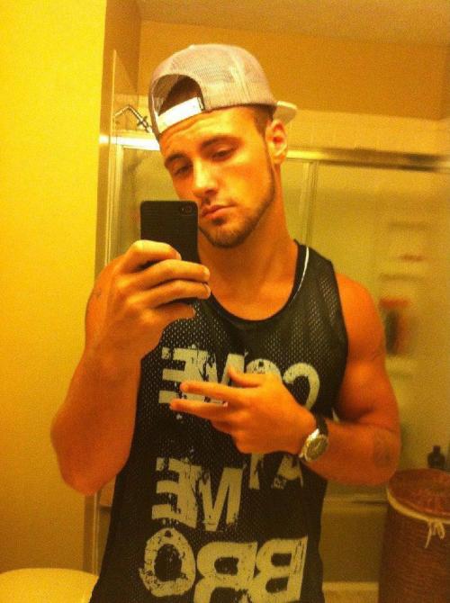 schattendpg:  (vía Guys with iPhones) 