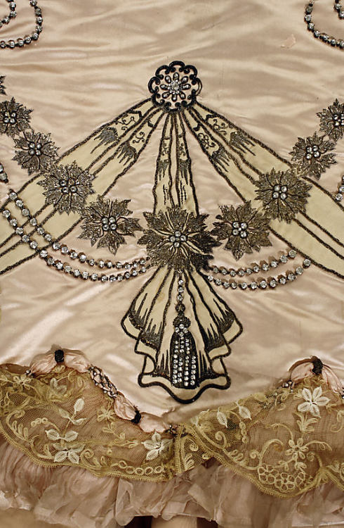 House of Worth, gown (details), 899, by Meier, from the MetMuseum 