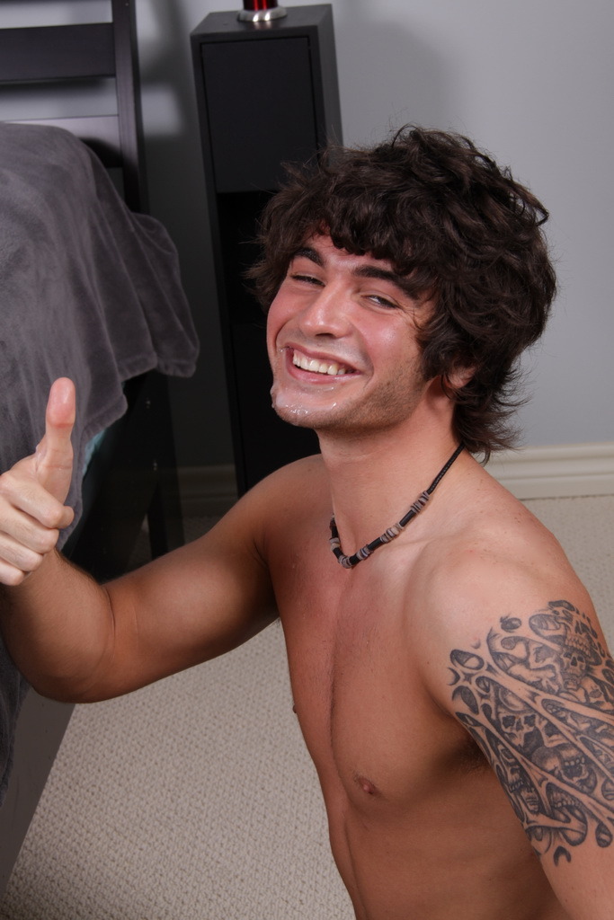 undie-fan-99:  &ldquo;Micah&rdquo; gets serviced by &ldquo;Teo&rdquo;