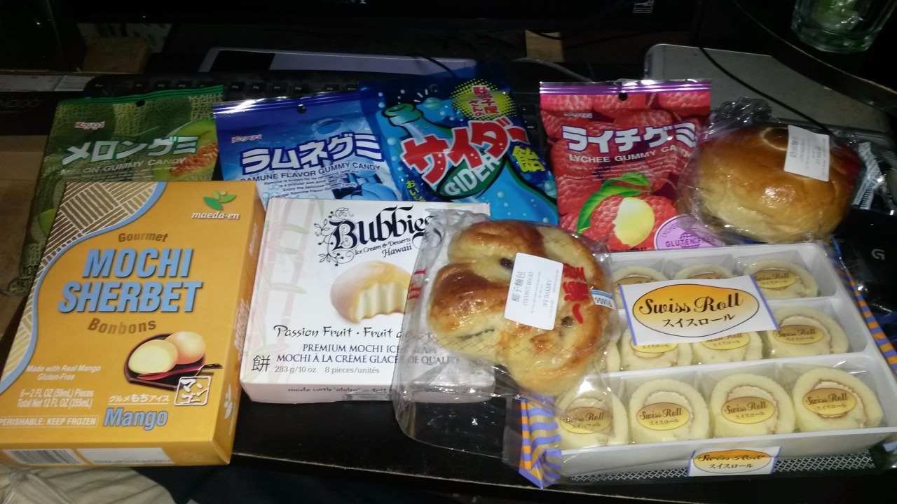 Back from the asian store with my weeaboo goodies *w* &lt;3 I always get mochi,