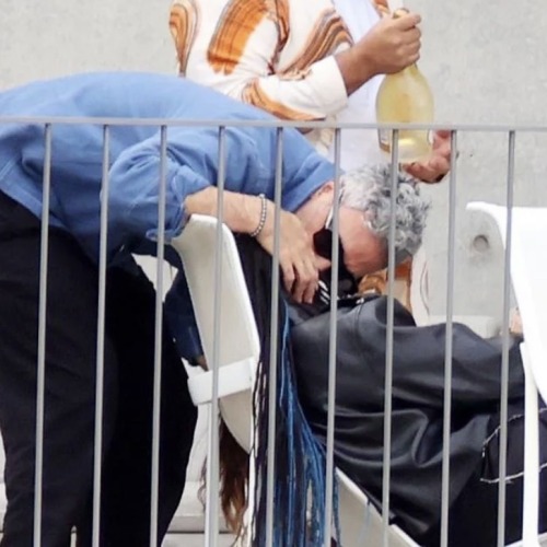 Rita Ora/Taika Waititi/Tessa Thompson??????? HELLO???