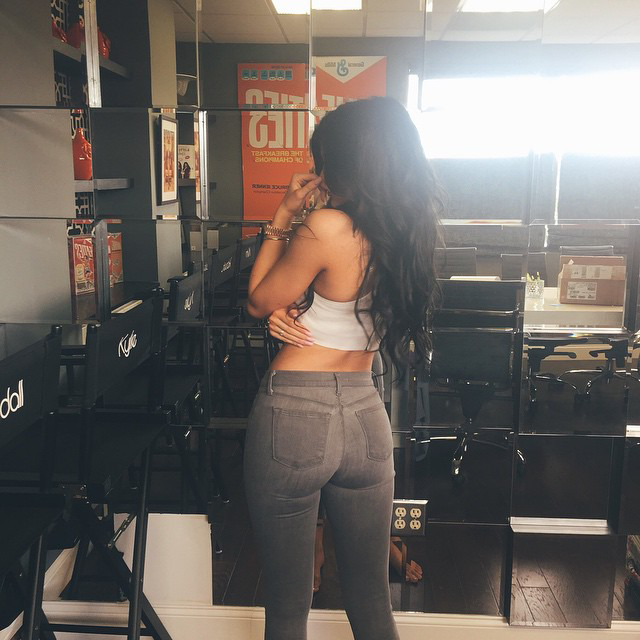 majestic-zebra:  lemme-holla-at-you:  .  http://majestic-zebra.tumblr.com 
