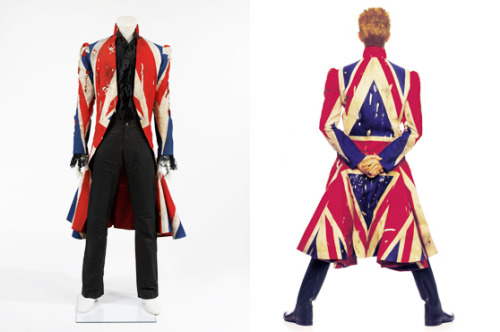 charlesdances: David Bowie’s outfits throughout the years