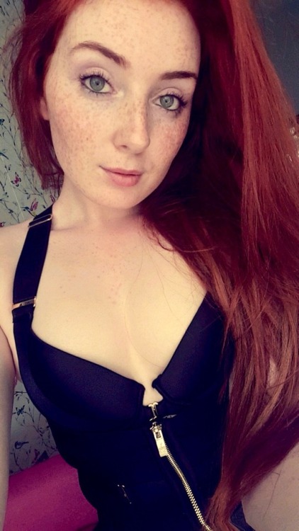 redheadsmykryptonite:  hellasweetass.tumblr.com  ihella-awesome.tumblr.com  Schön