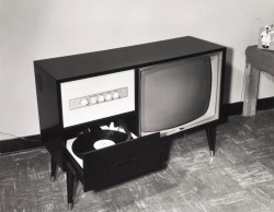 midcenturymodernfreak:  1966 TV &amp; Record Player Console - Via