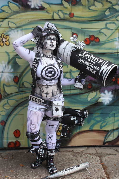 mmechromancerr:I did a Tank Girl makeup test a couple weeks ago! I always forget how fun this cospla